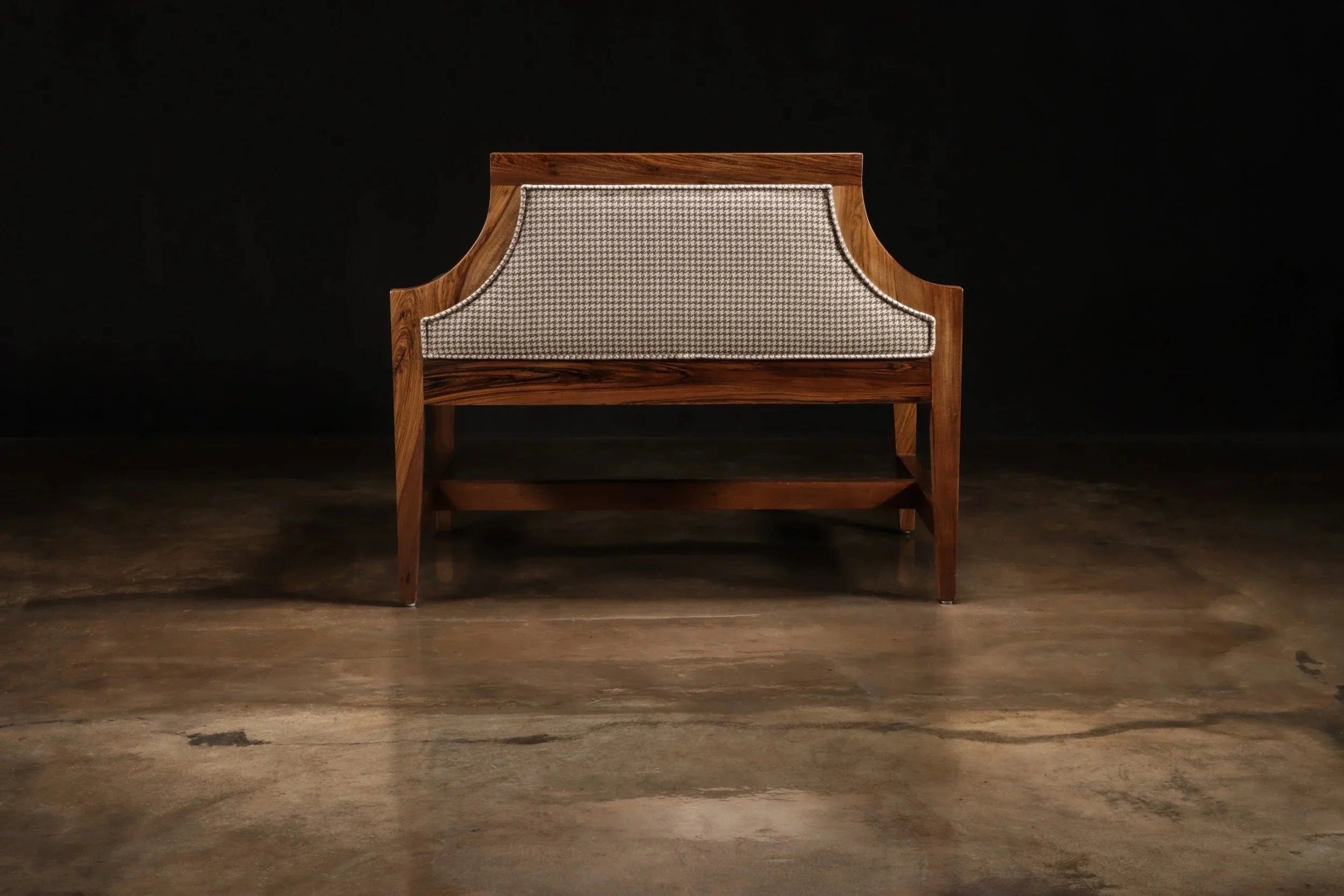 Nicostrato Bench