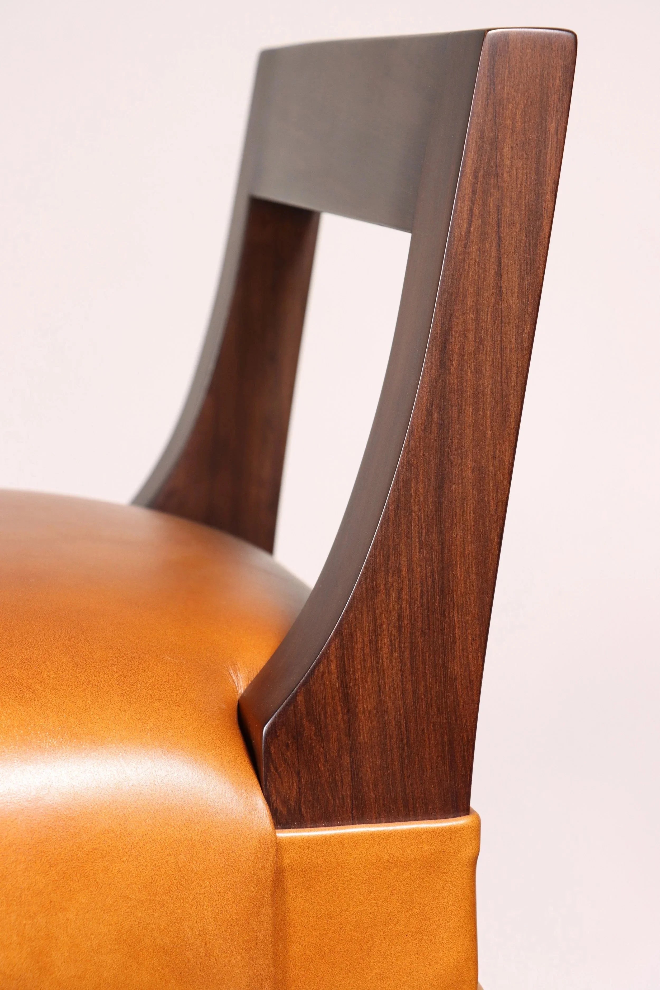 Ecco Stool