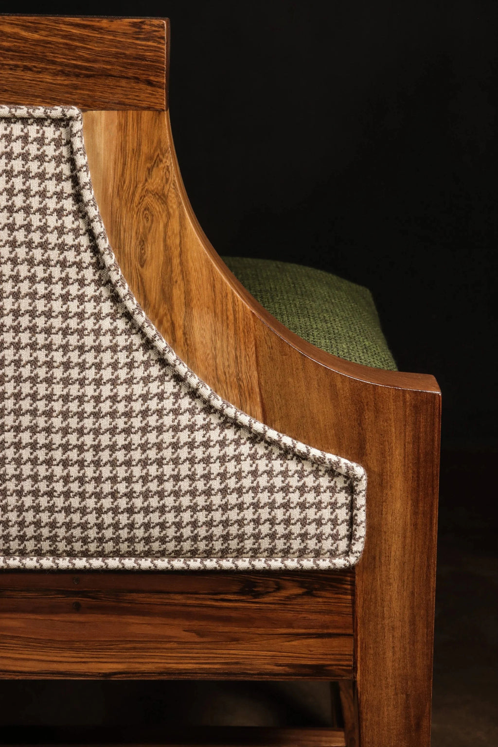 Nicostrato Bench