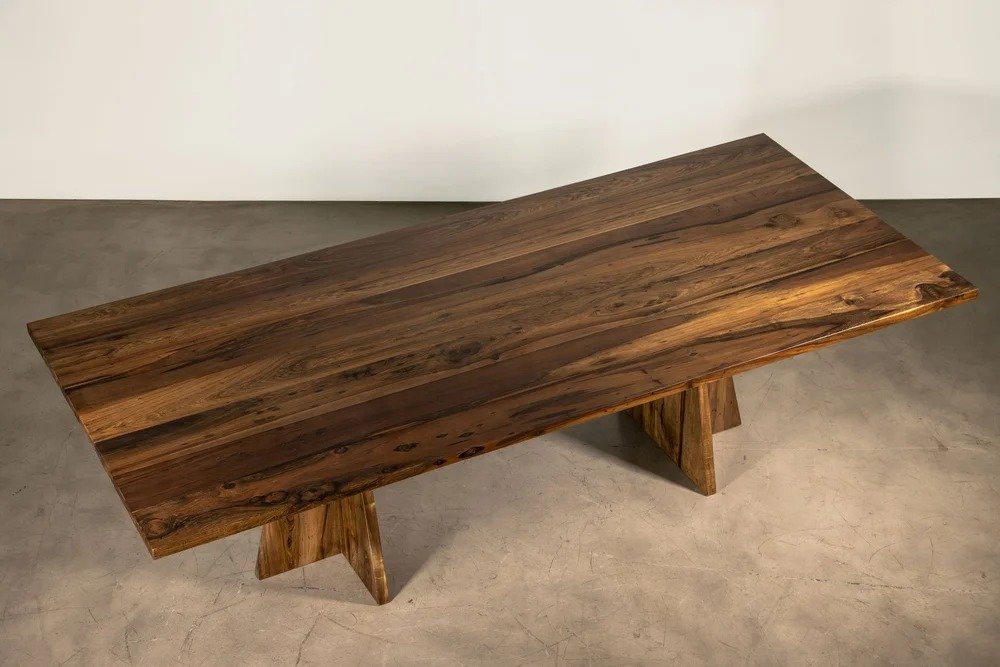 Luca Table