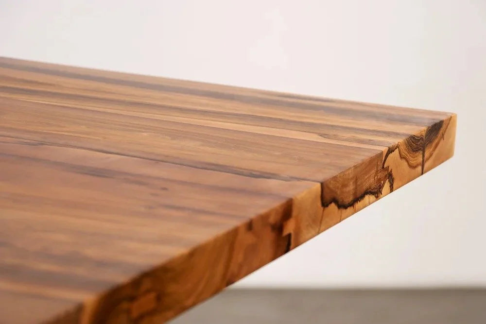Andre Desk